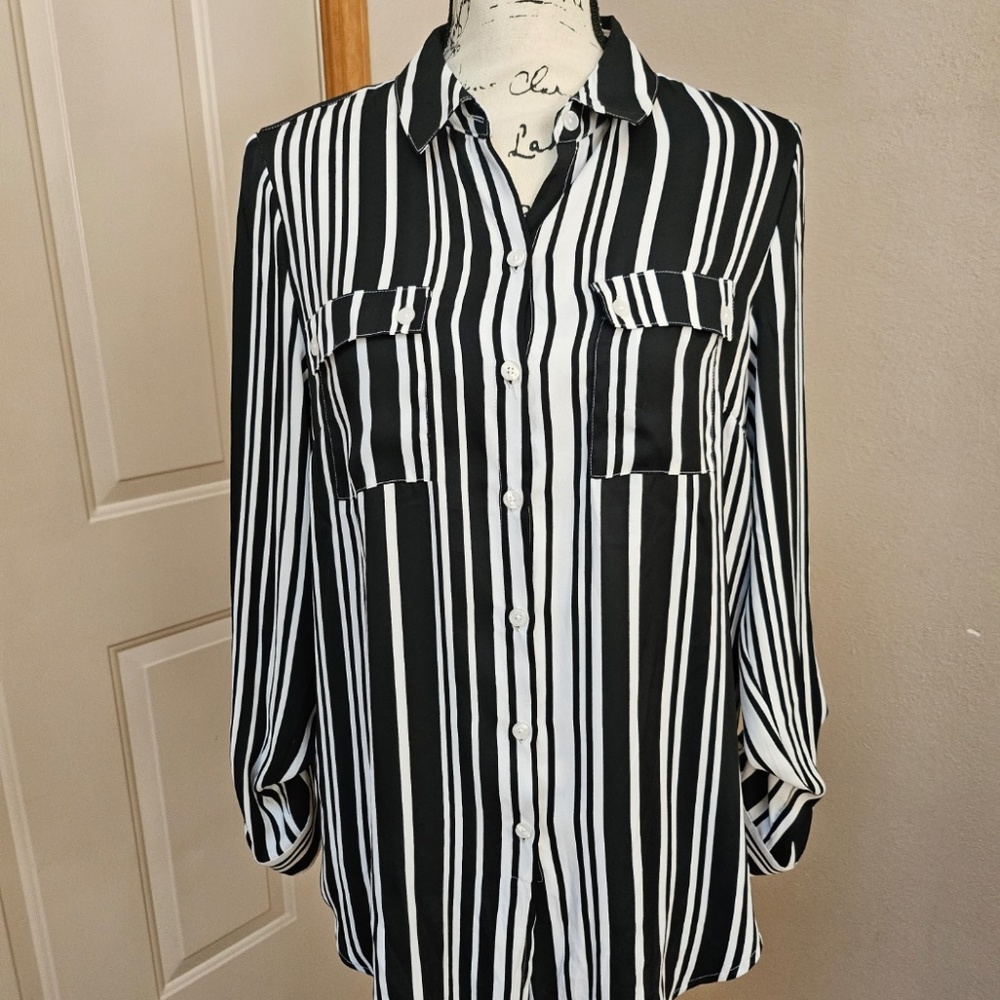 Jones New York Chic Black & White Striped Button-Up Blouse - Medium